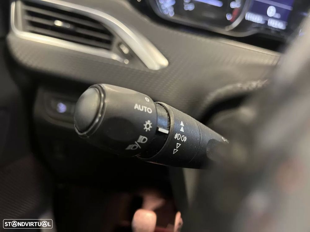 Peugeot 2008 1.2 PureTech GT - 39
