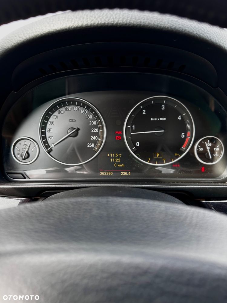 BMW Seria 5 525d - 17