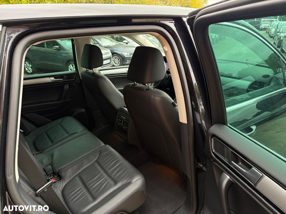 Volkswagen Touareg - 12