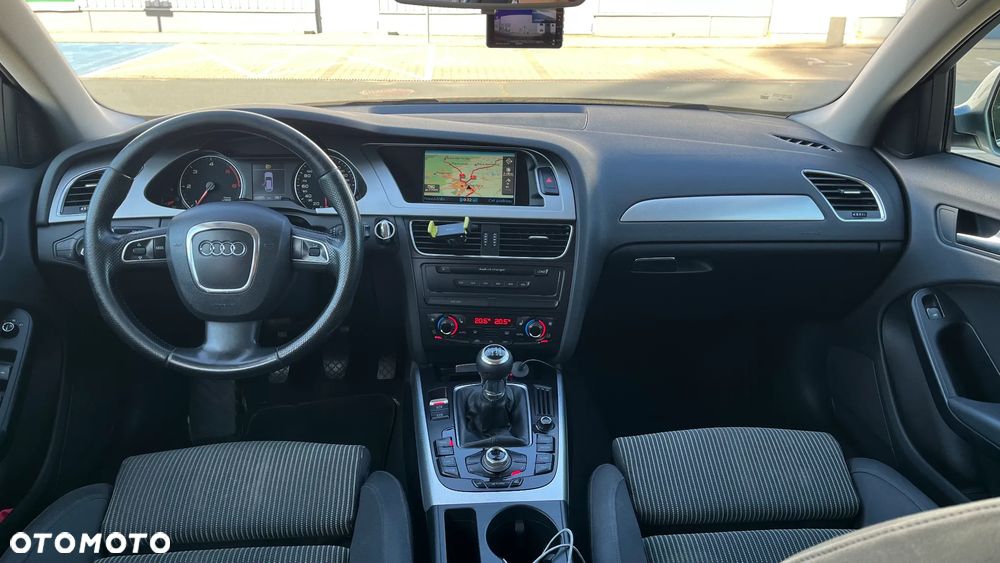 Audi A4 Avant - 11