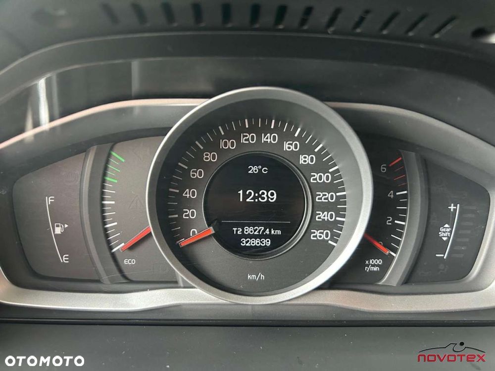 Volvo V70 D3 Momentum - 11