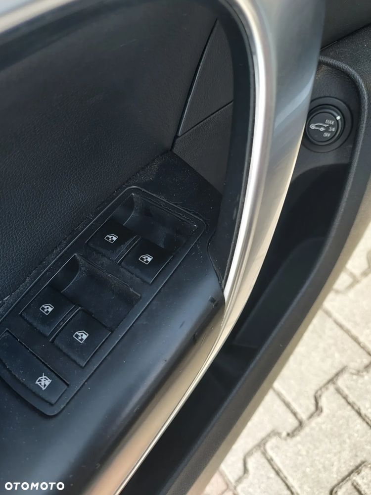 Opel Insignia - 17