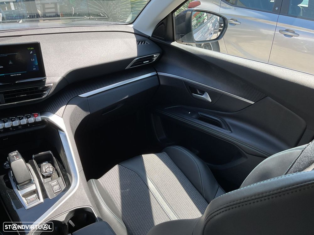 Peugeot 3008 1.6 Hybrid Allure e-EAT8 - 35