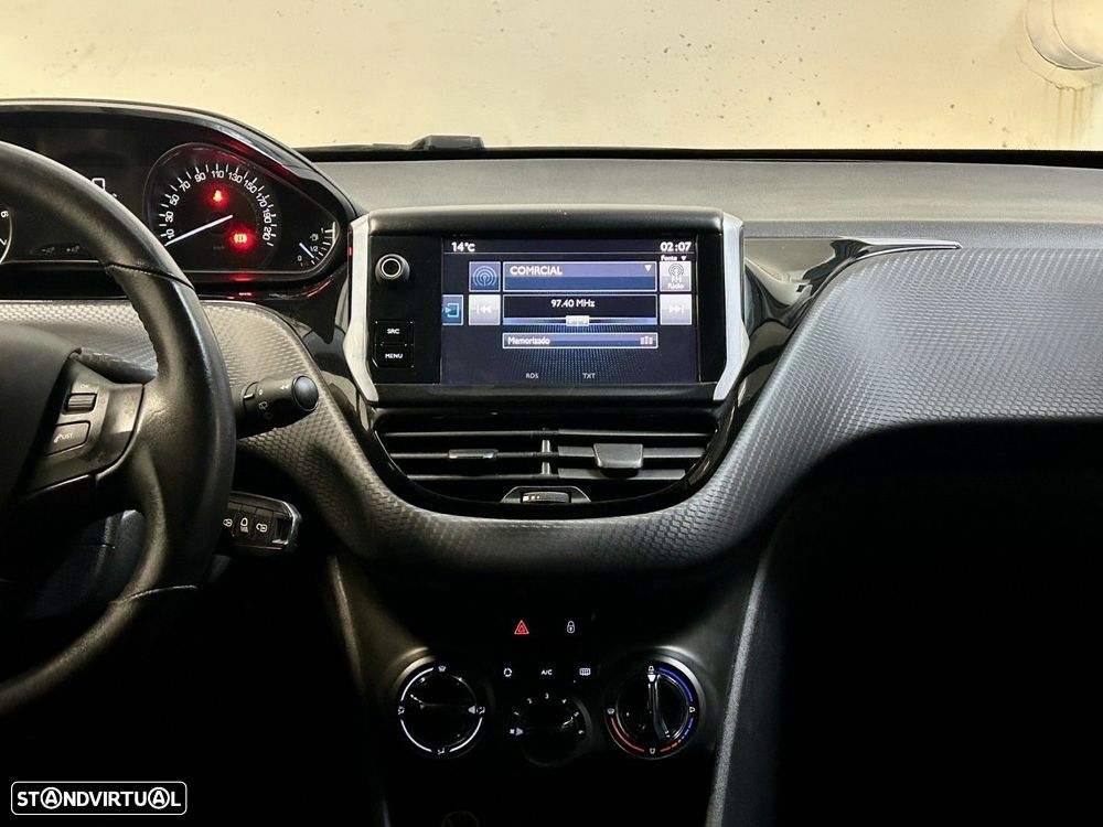 Peugeot 208 1.2 PureTech Style - 15