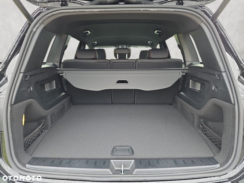 Mercedes-Benz GLB - 16