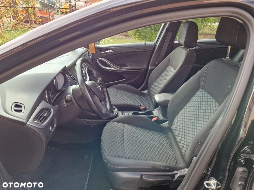 Opel Astra 1.4 T Enjoy - 26