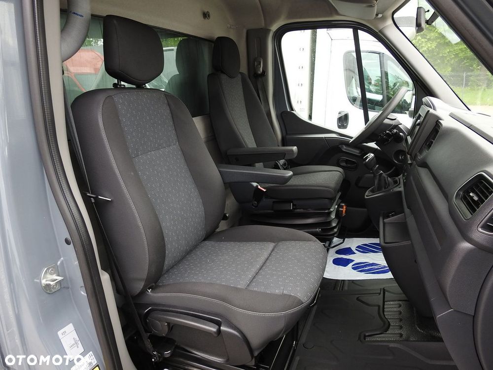 Opel MOVANO PLANDEKA WINDA 9 PALET WEBASTO KLIMATYZACJA TEMPOMAT NAWIGACJA LEDY PNEUMATYKA  165KM - 38