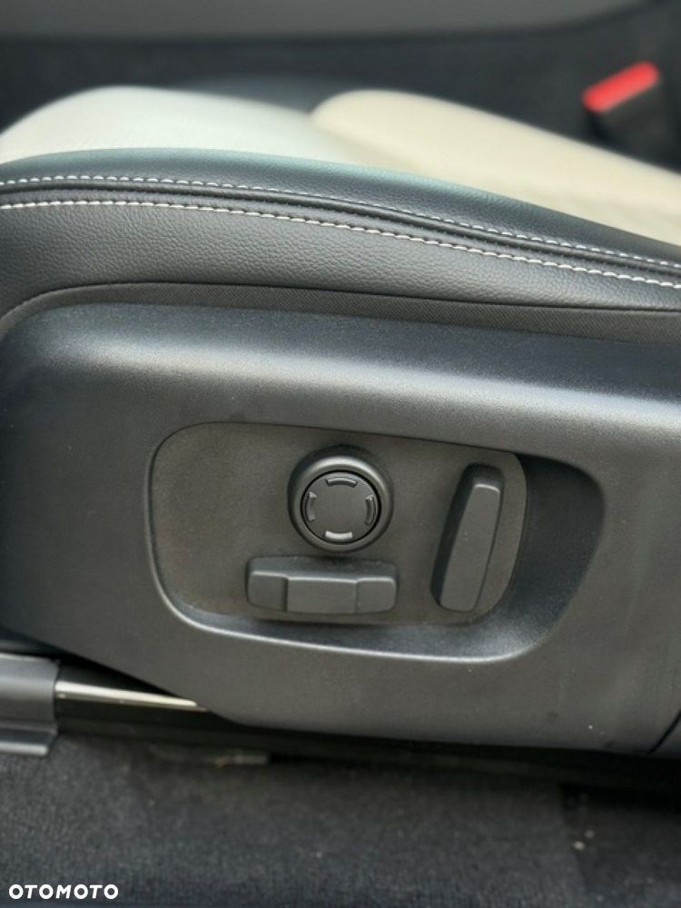 Land Rover Discovery Sport - 12