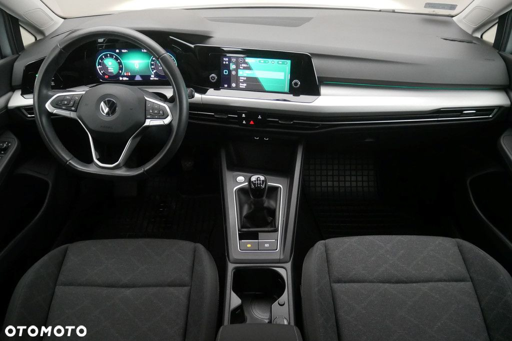 Volkswagen Golf - 8