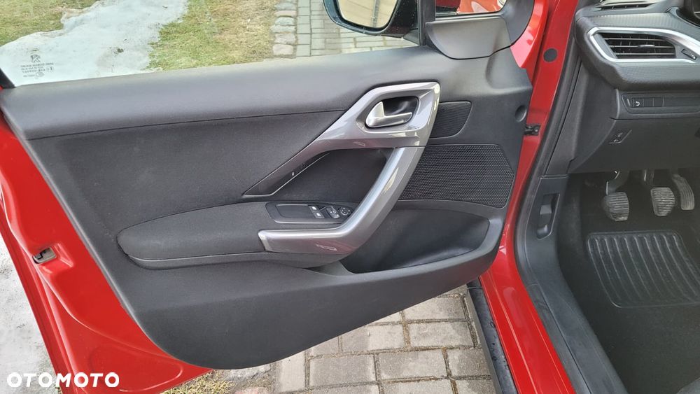 Peugeot 2008 1.2 Pure Tech Active - 17