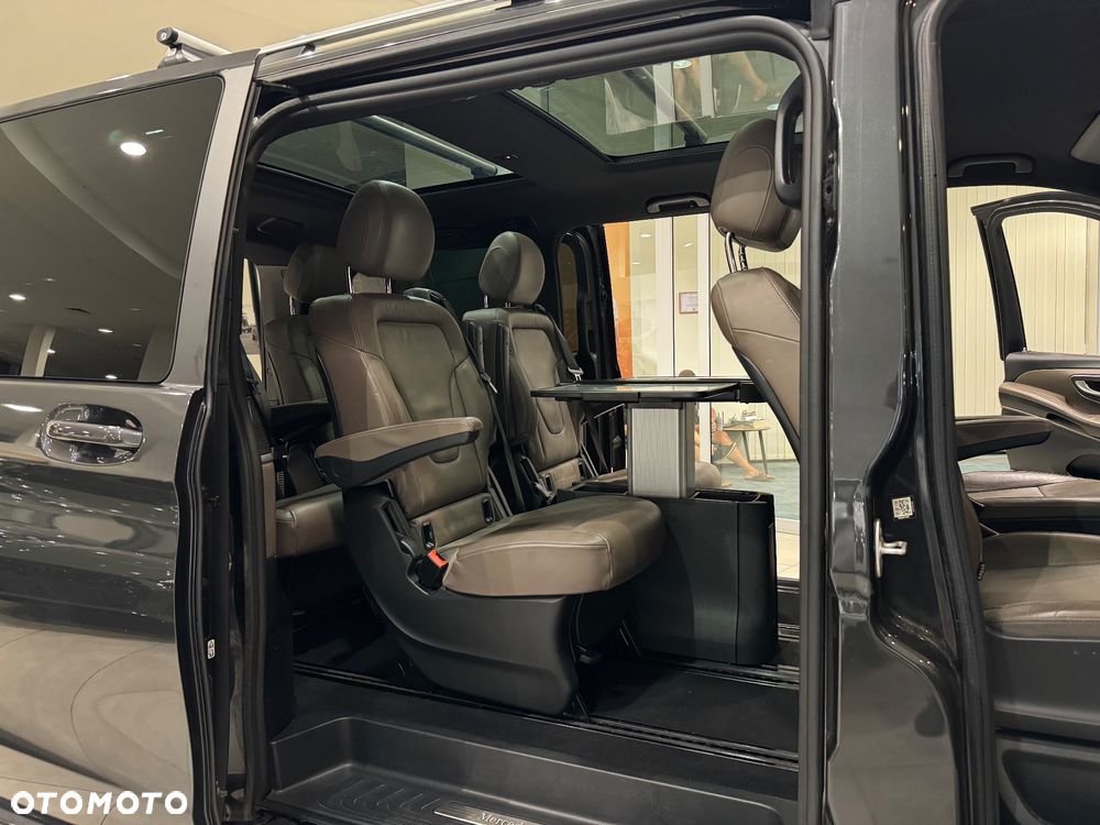 Mercedes-Benz Klasa V 300 d 4-Matic Exclusive 9G-Tronic (d³ugi) - 32