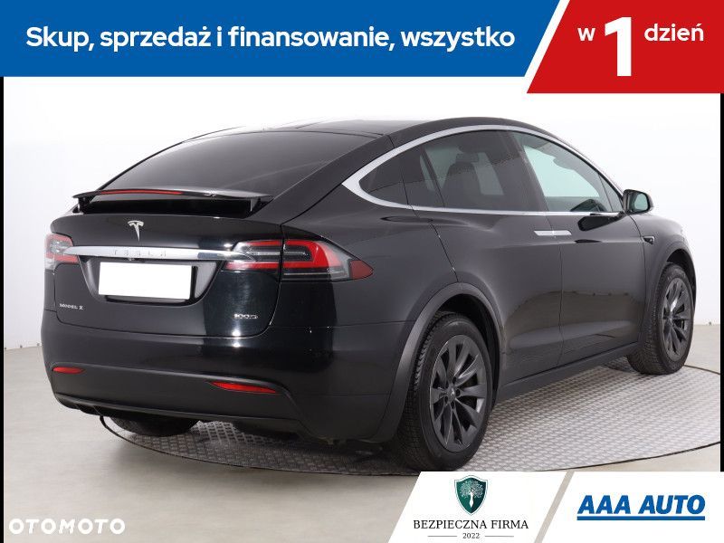 Tesla Model X - 6