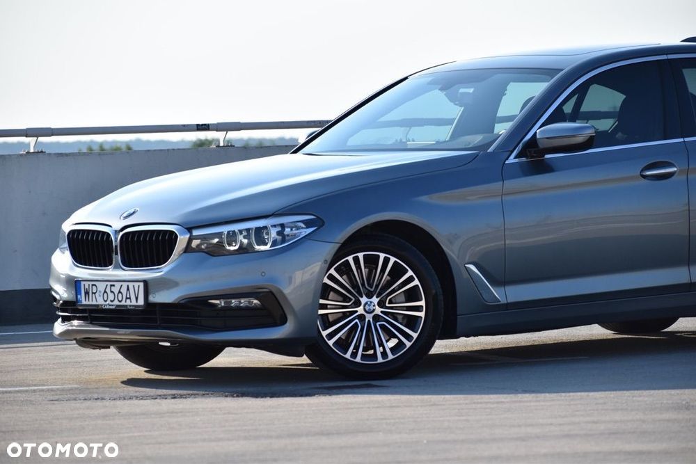 BMW Seria 5 530i xDrive Sport Line - 14