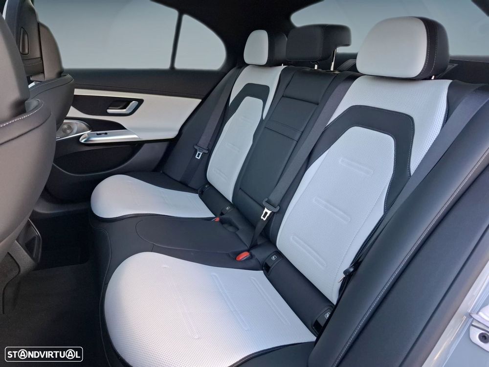 Mercedes-Benz E 53 AMG Hybrid 4Matic+ - 14