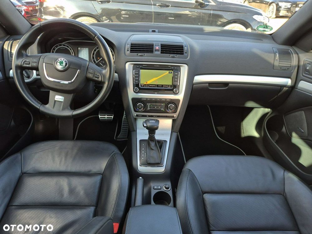 Skoda Octavia Combi 2.0 TDI CR DPF DSG RS - 26