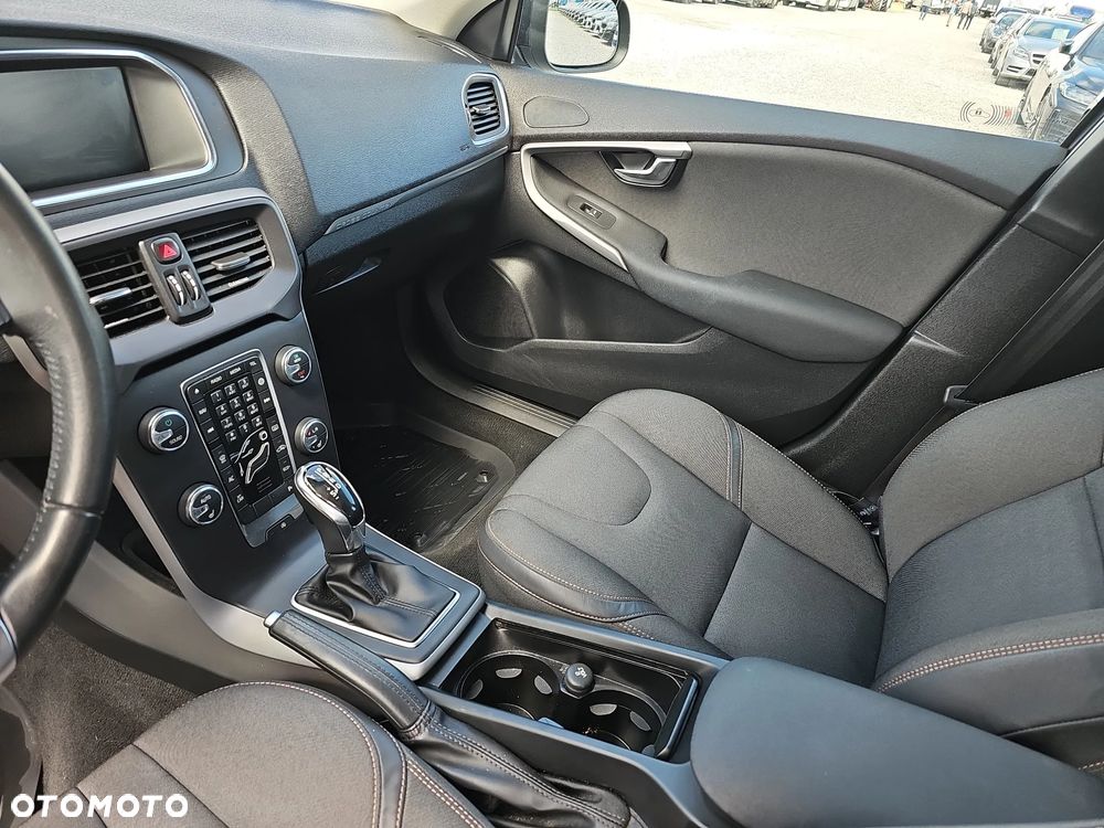 Volvo V40 T3 Drive-E Momentum - 16