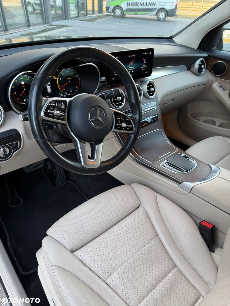 Mercedes-Benz GLC 300 4Matic 9G-TRONIC - 9