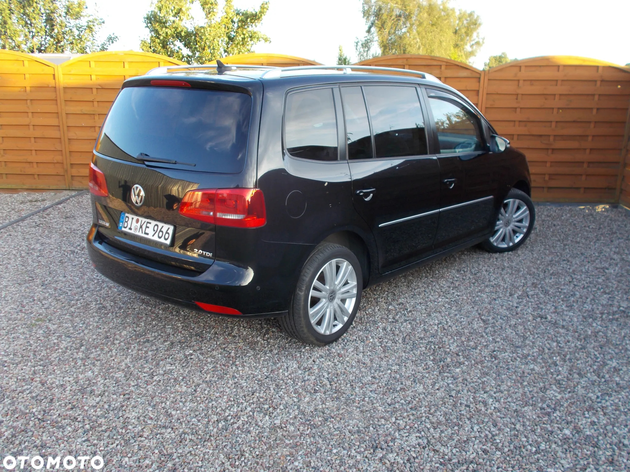 Volkswagen Touran 2.0 TDI Highline - 15