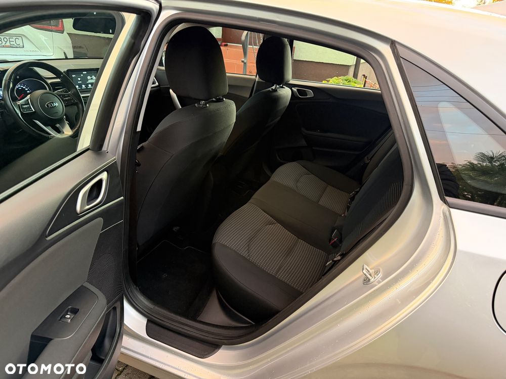 Kia Ceed 1.4 L Business Line Plus - 25