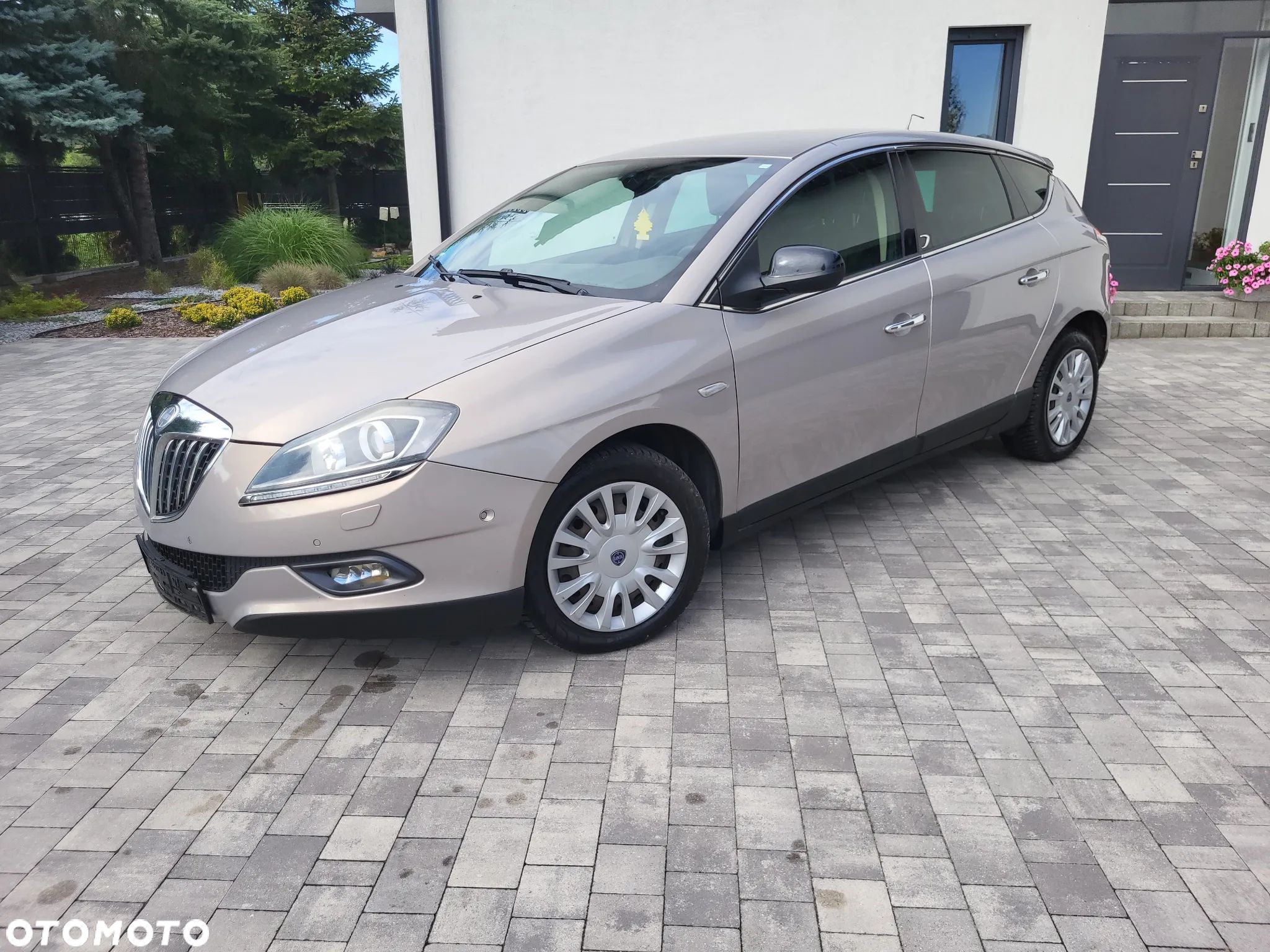 Lancia Delta 1.9 MultiJet Twinturbo Executive - 1