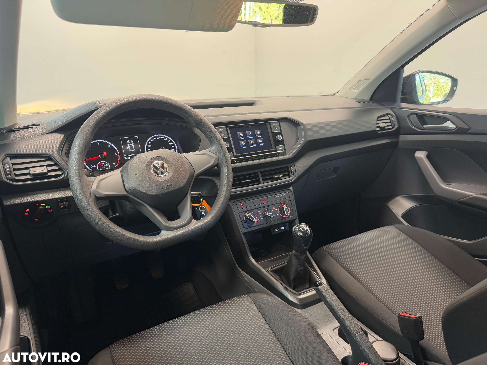 Volkswagen T-Cross 1.6 TDI Base - 2