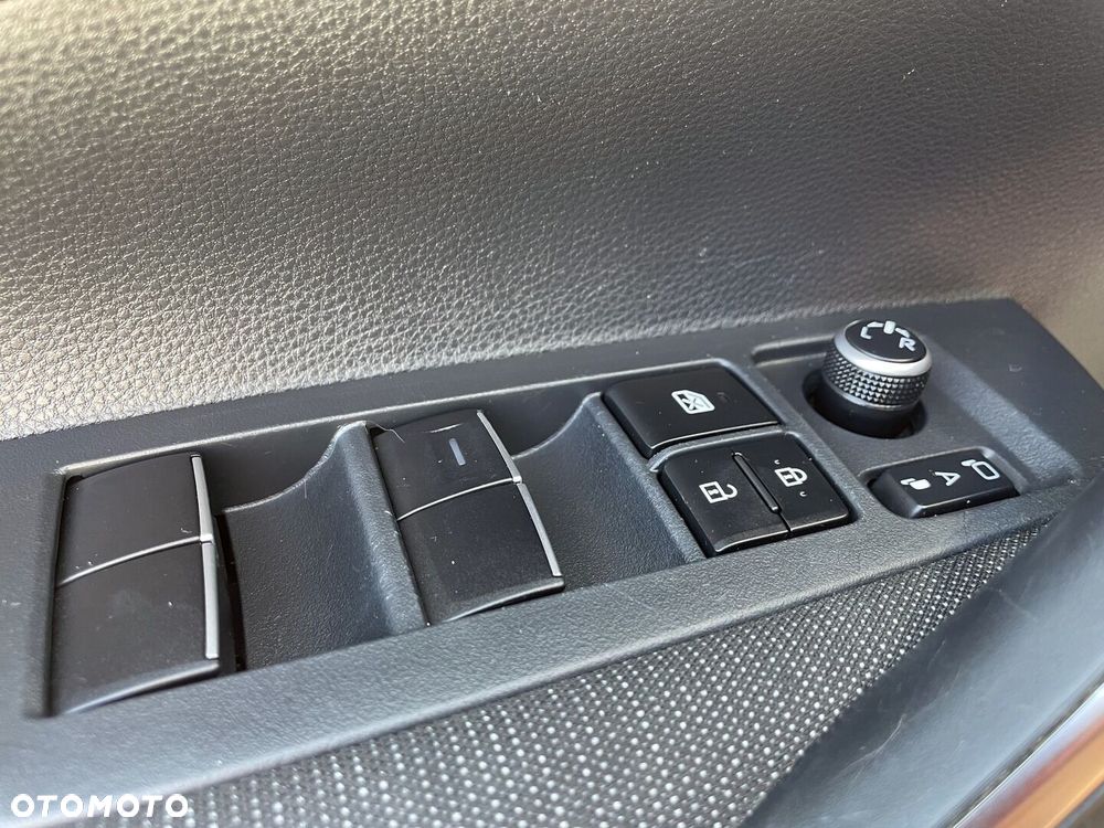 Toyota Corolla 1.8 Hybrid Comfort - 24