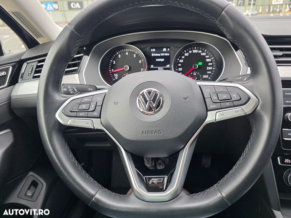 Volkswagen Passat - 16