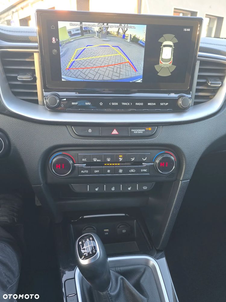Kia XCeed 1.4 T-GDI L Business Line - 13