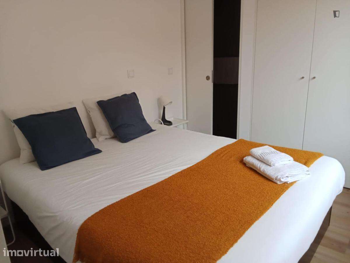 Apartamento com 1 quartos - localizado em Santa Marinha Porto - Grande imagem: 4/14