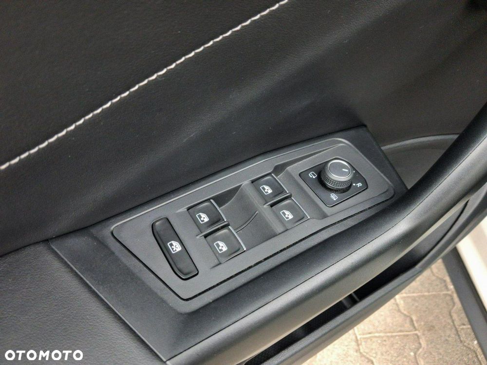 Volkswagen T-Roc - 29