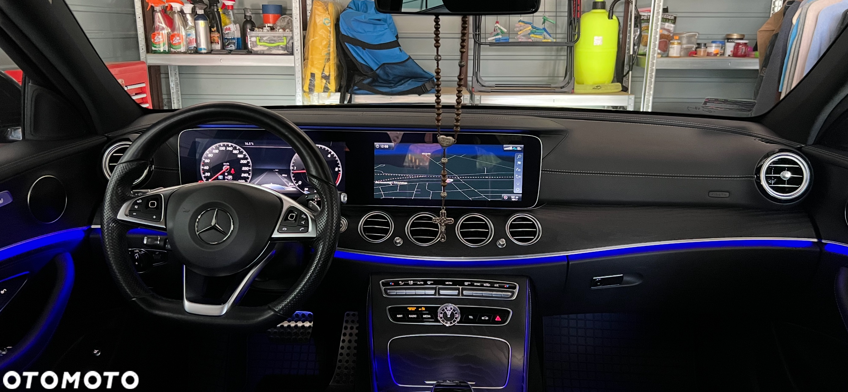 Mercedes-Benz Klasa E 220 d 4-Matic 9G-TRONIC - 22