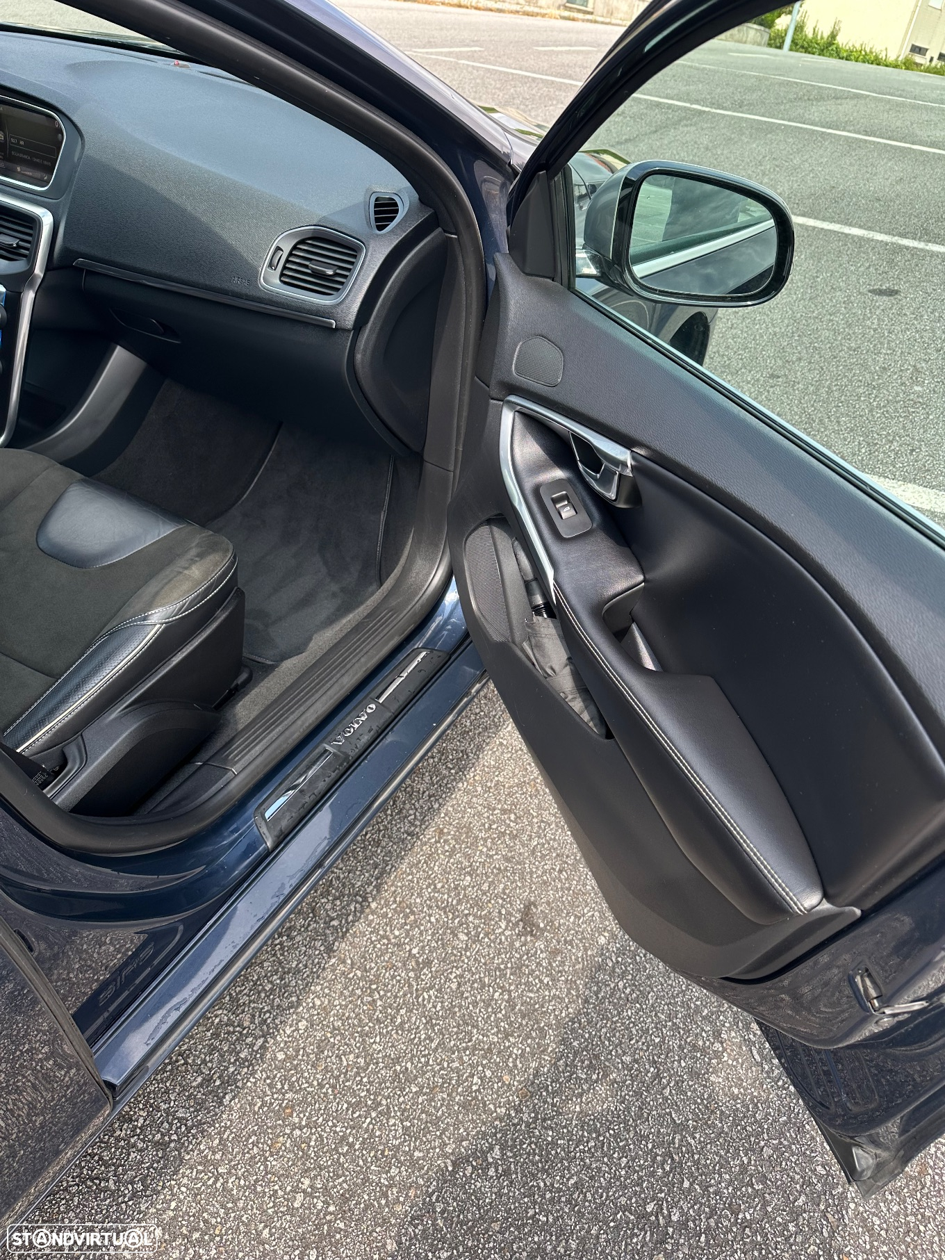 Volvo V40 1.6 D2 R-Design - 36