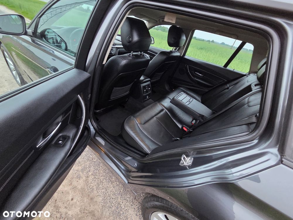 BMW Seria 3 320d Efficient Dynamics - 26