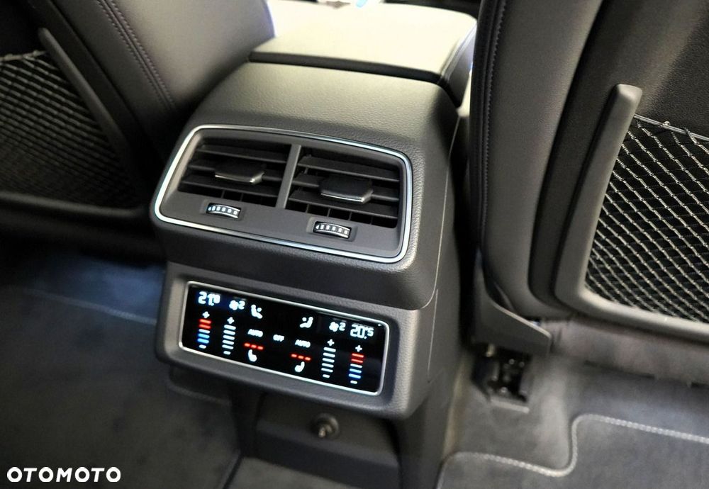 Audi Q8 Sportback e-tron - 20