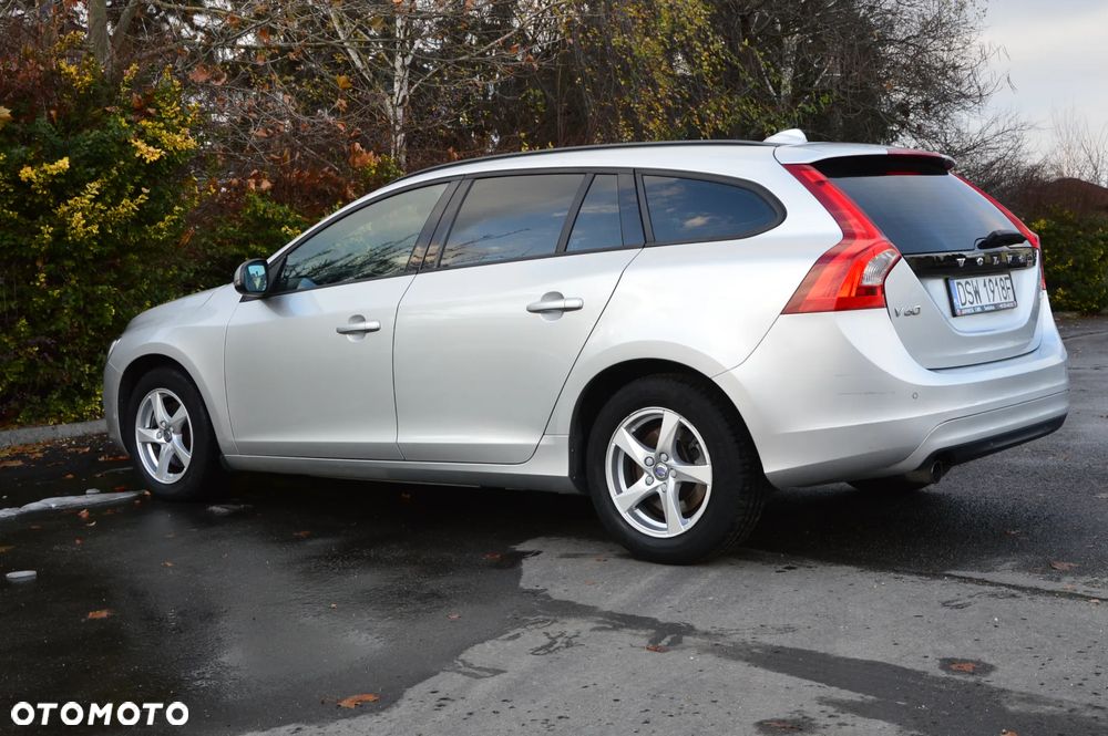 Volvo V60 D4 Geartronic Momentum - 15