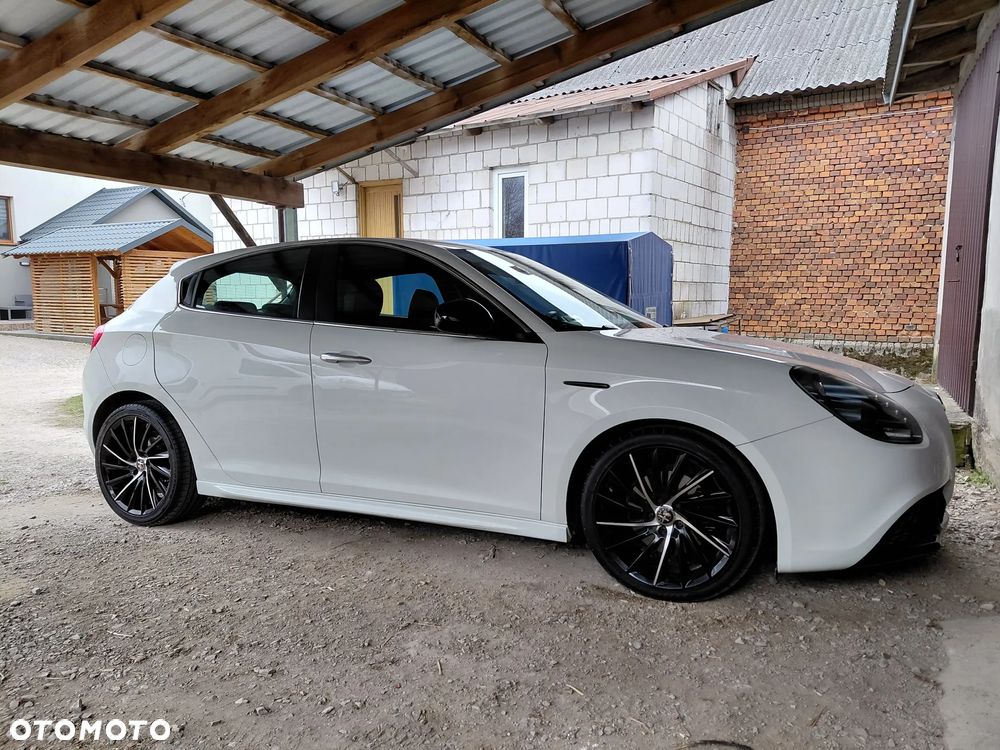 Alfa Romeo Giulietta 2.0 JTDM 16V - 9