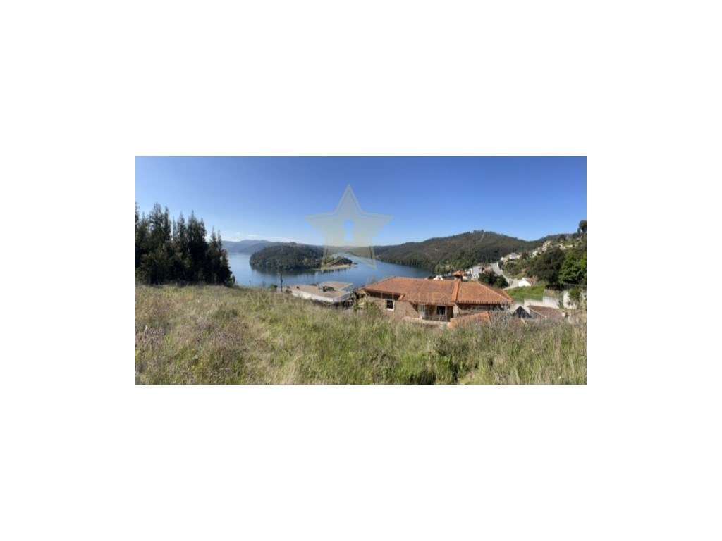 Terreno com vista privilegiada sobre o Rio Douro - Grande imagem: 2/8