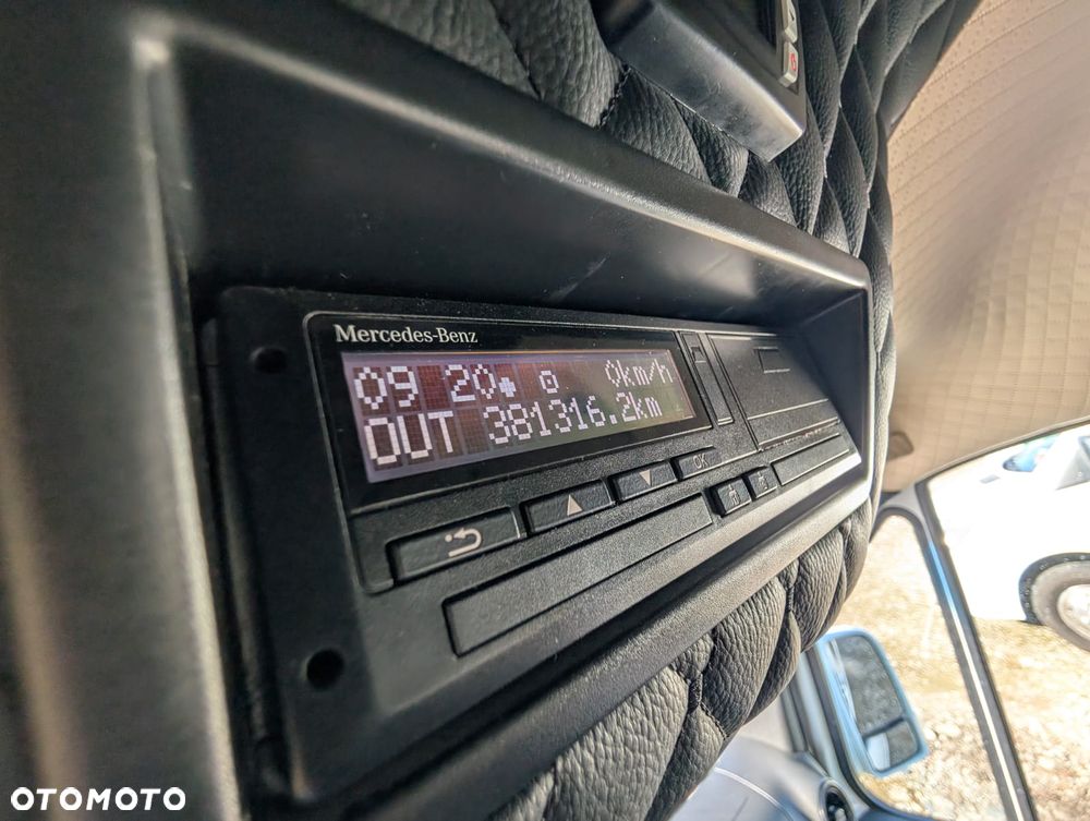Mercedes-Benz Sprinter 519 - 19