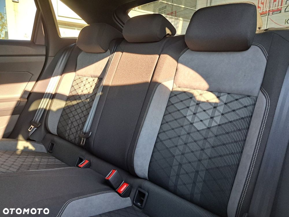 Volkswagen Taigo 1.5 TSI ACT R-Line Plus DSG - 35