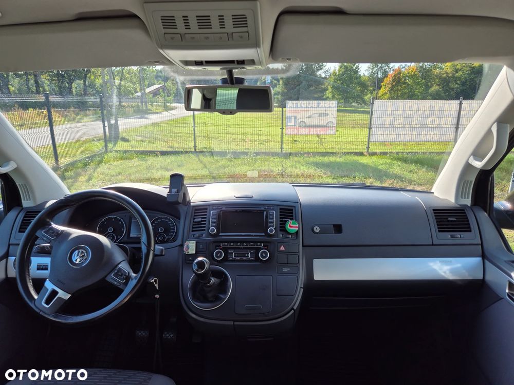 Volkswagen Multivan - 22