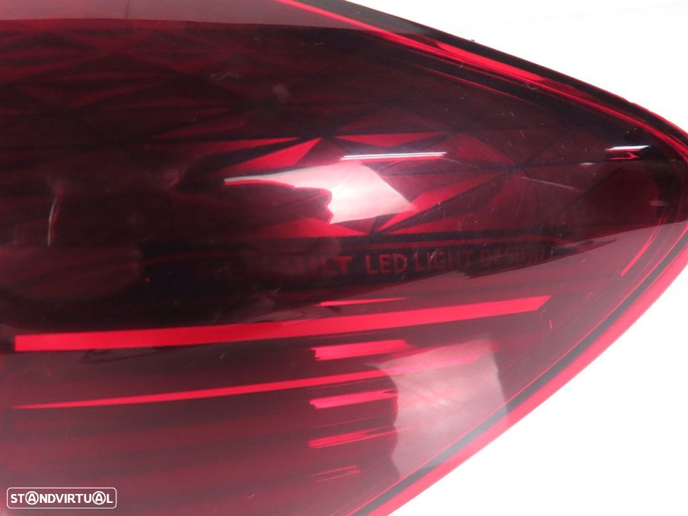 Farolim LED Usado / Original RENAULT Captur II (HF) 265504427R - 2