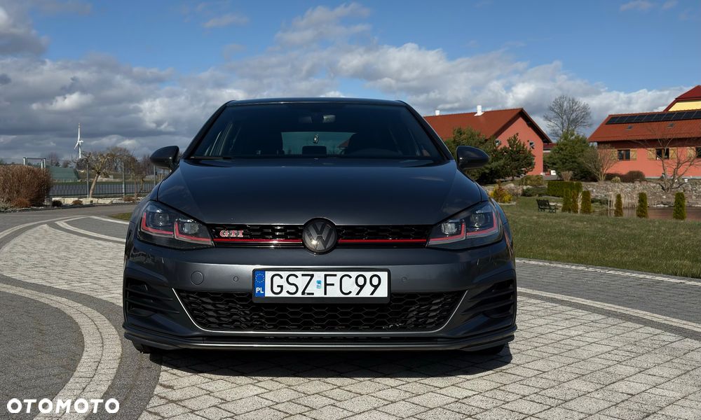 Volkswagen Golf - 3