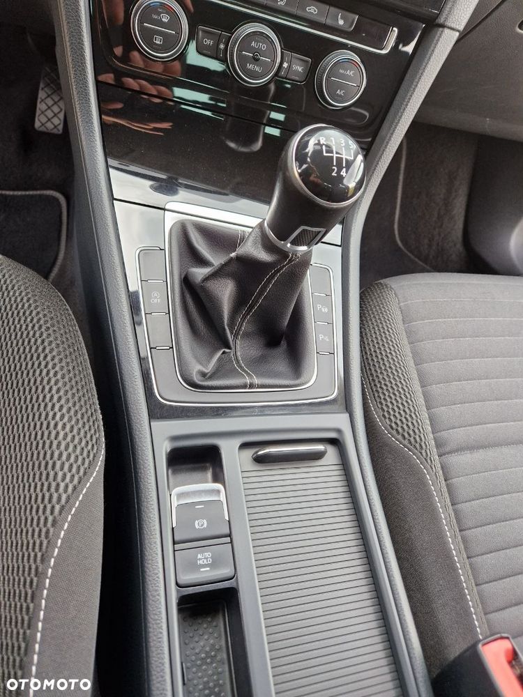 Volkswagen Golf 1.6 TDI Comfortline - 11