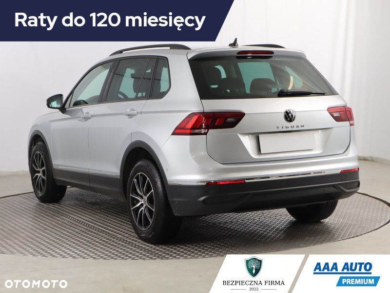 Volkswagen Tiguan - 5