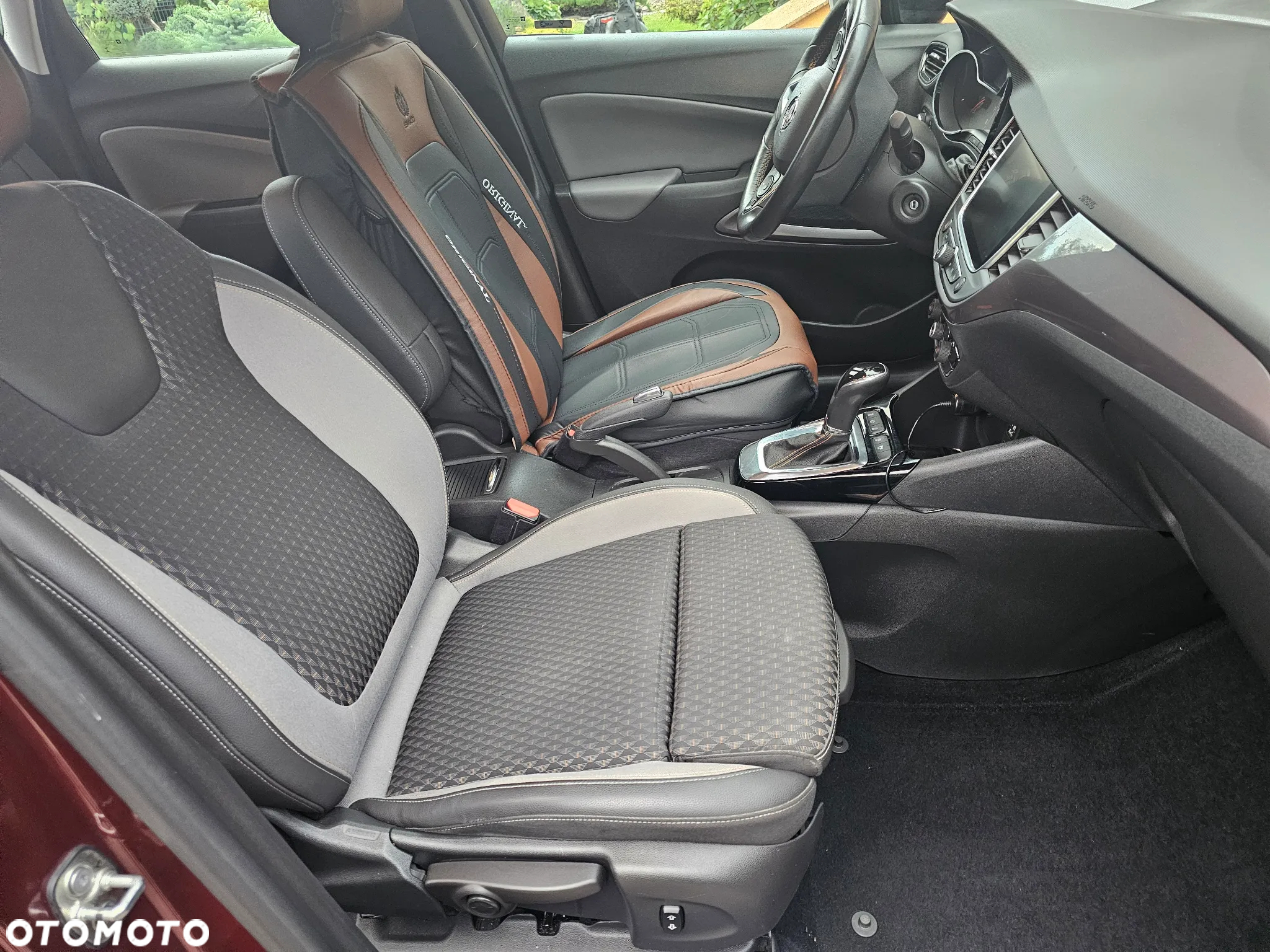 Opel Crossland X - 8