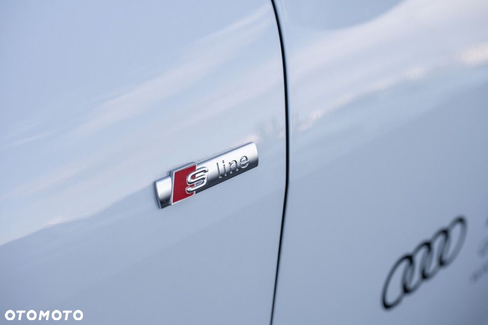 Audi Q4 e-tron - 7
