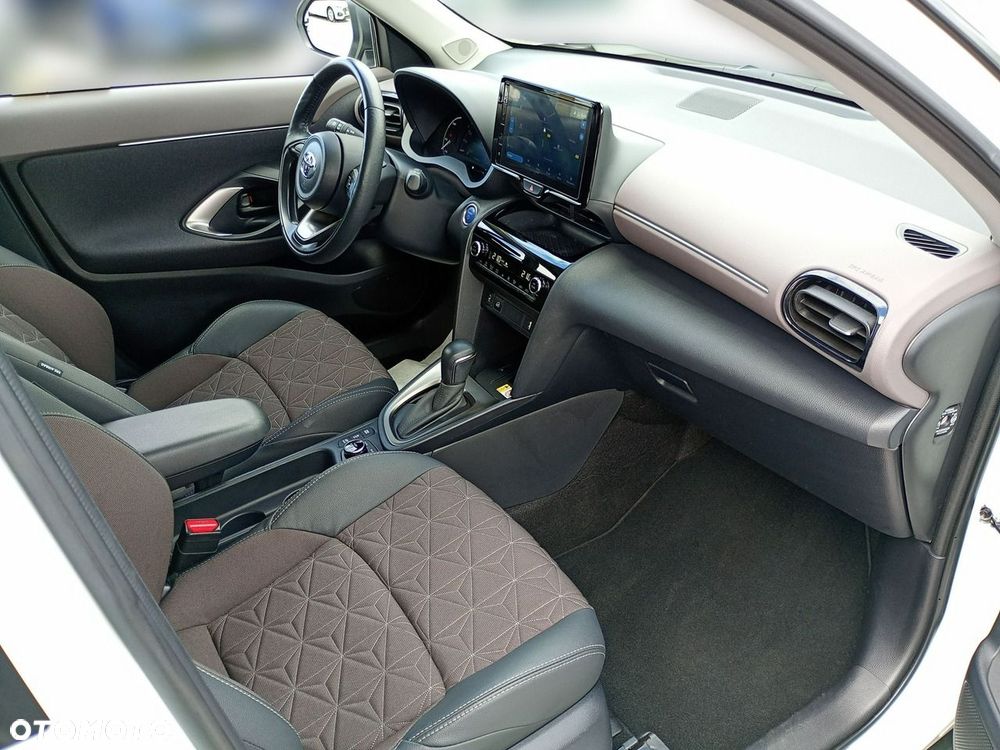 Toyota Yaris Cross - 25