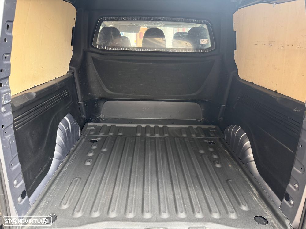 Peugeot Partner Crew Cab Longa 5 Lugares - 9