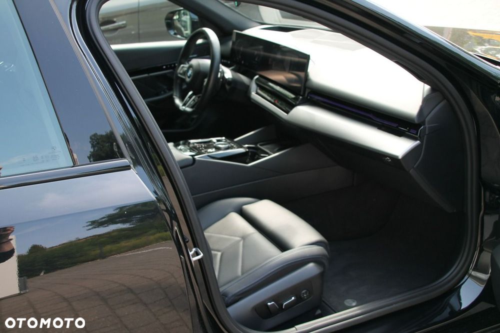 BMW Seria 5 520d mHEV M Sport - 11