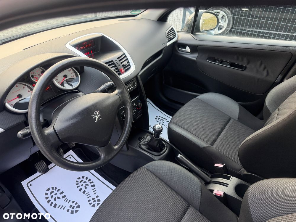 Peugeot 207 1.4 - 18